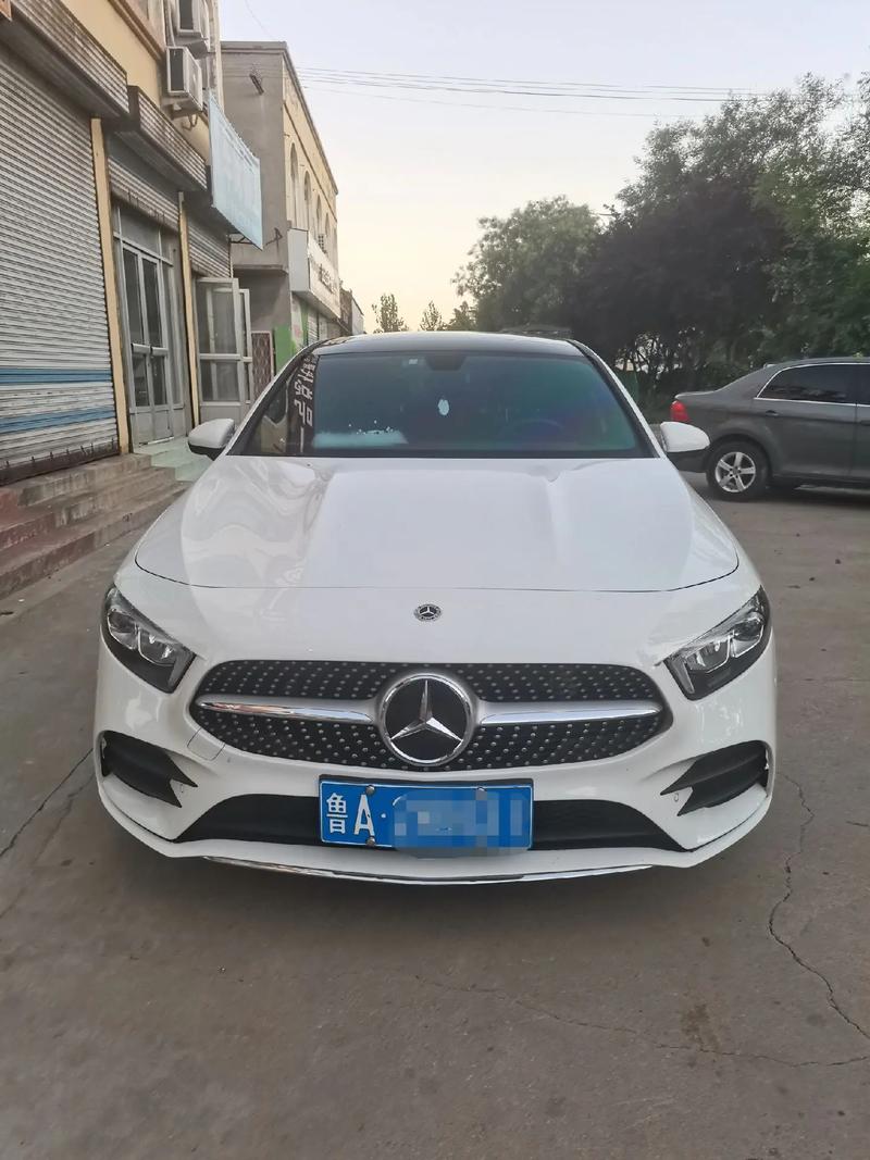 开奔驰a200l的女人／开奔驰a200l的人算有钱么