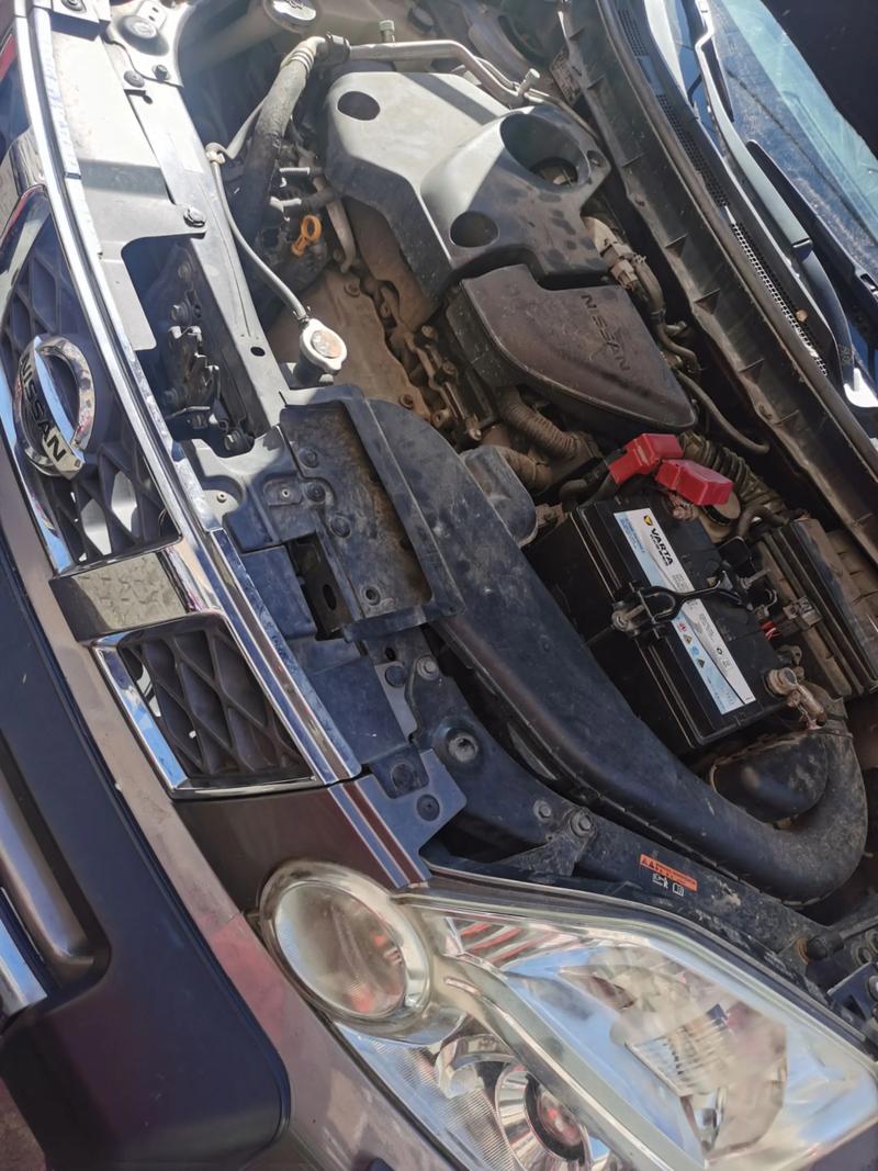 日产尼桑奇骏 日产尼桑奇骏后备箱没电了怎么打开