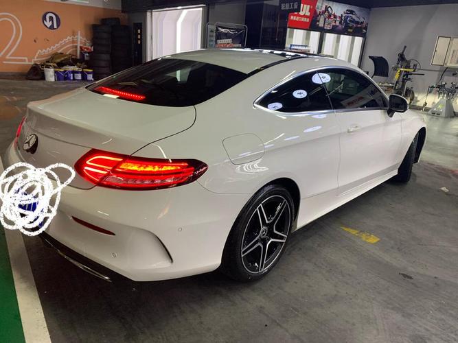 奔驰c260双门轿跑 奔驰e300coupe双门轿跑