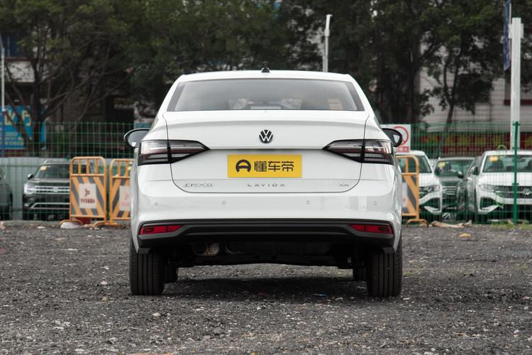 大众郎报价及图片(大众朗逸2021年新款价格图片)